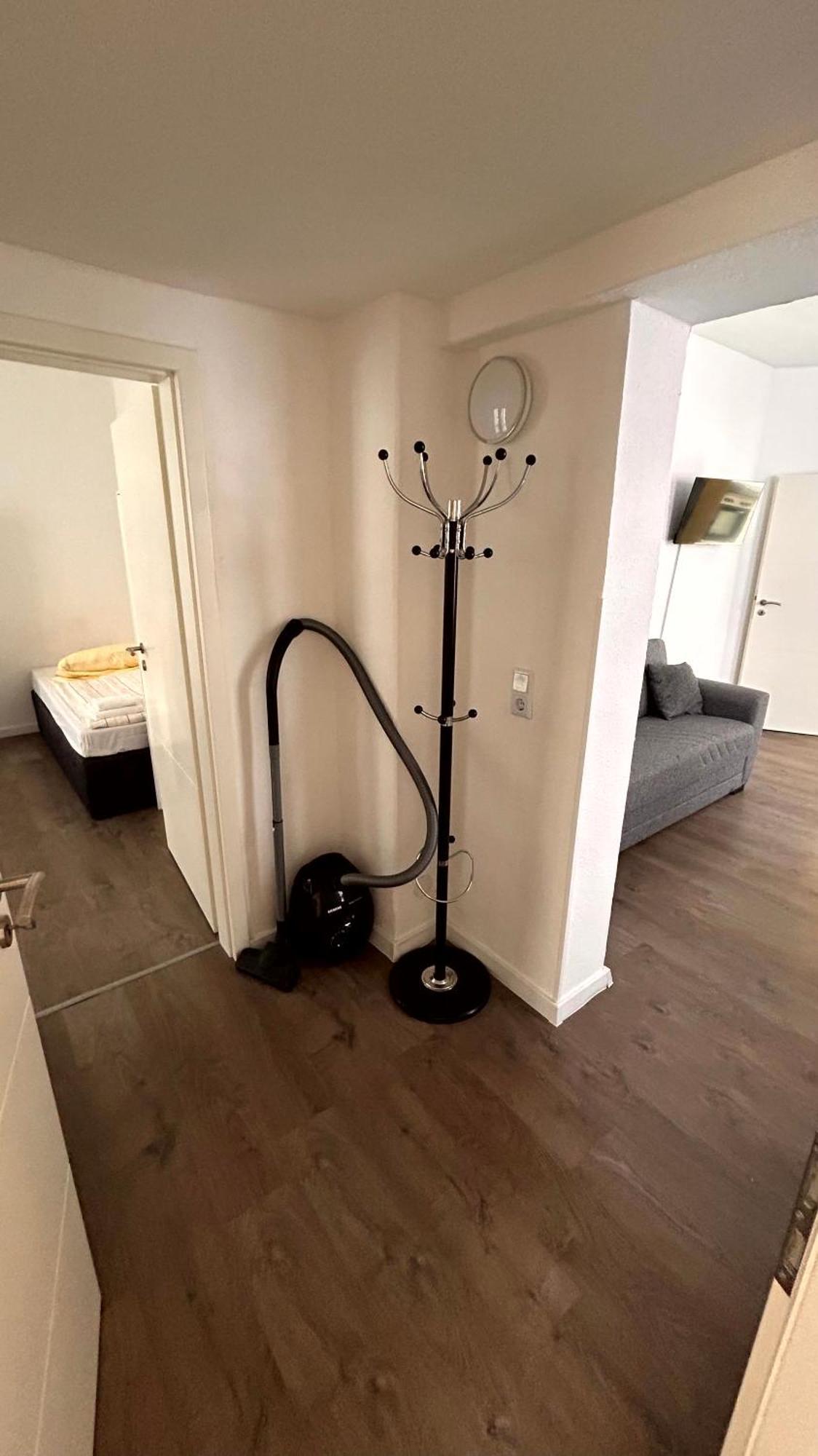 Modernes Apartment Mit 2 Schlafzimmern Und Privatparkplatz Nahe Innenstadt 노이뮌스터 외부 사진