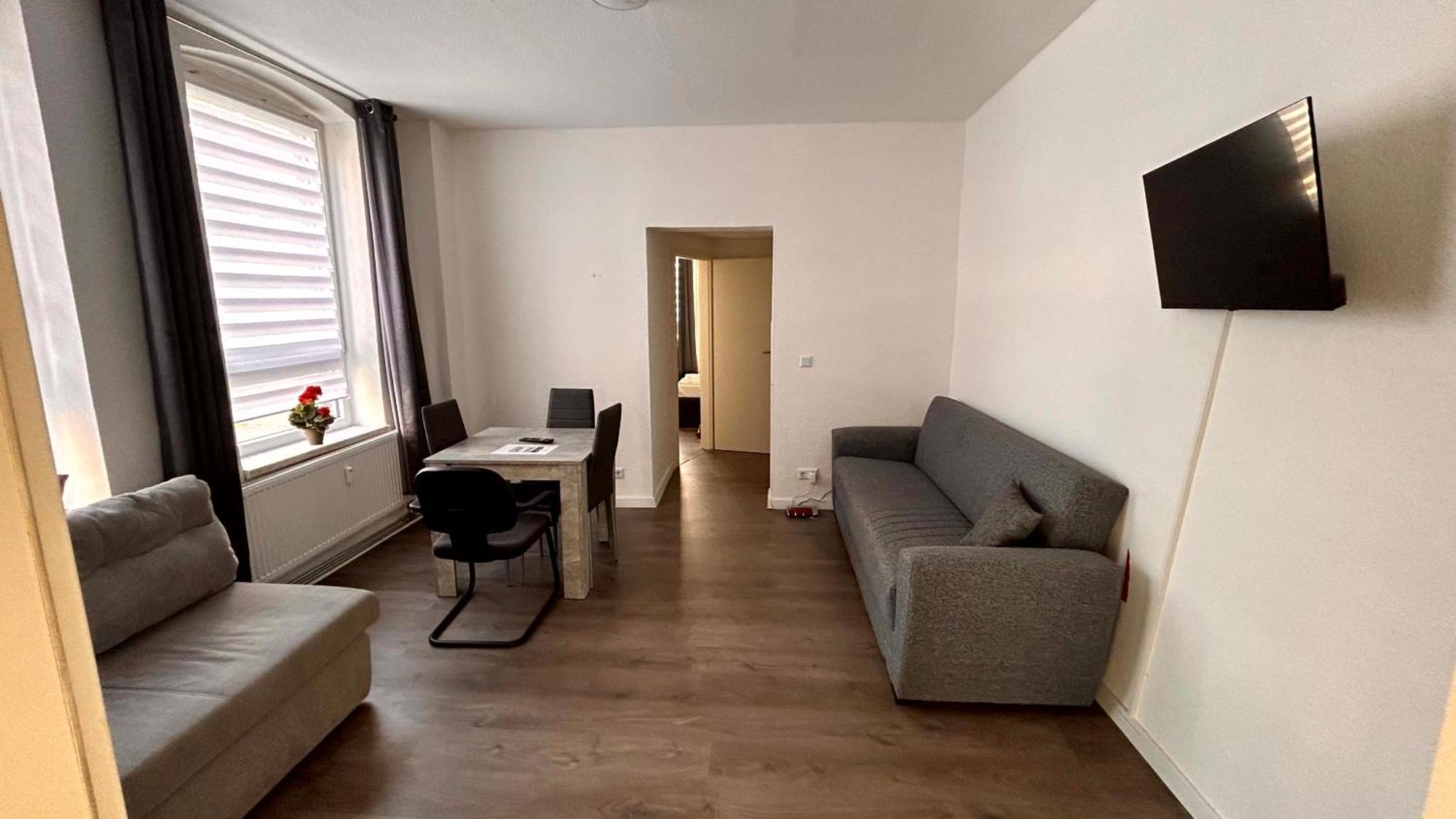 Modernes Apartment Mit 2 Schlafzimmern Und Privatparkplatz Nahe Innenstadt 노이뮌스터 외부 사진